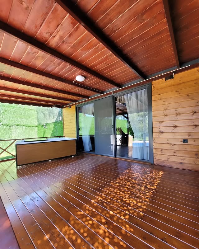 Ateş Işığı Bungalov veranda alanı